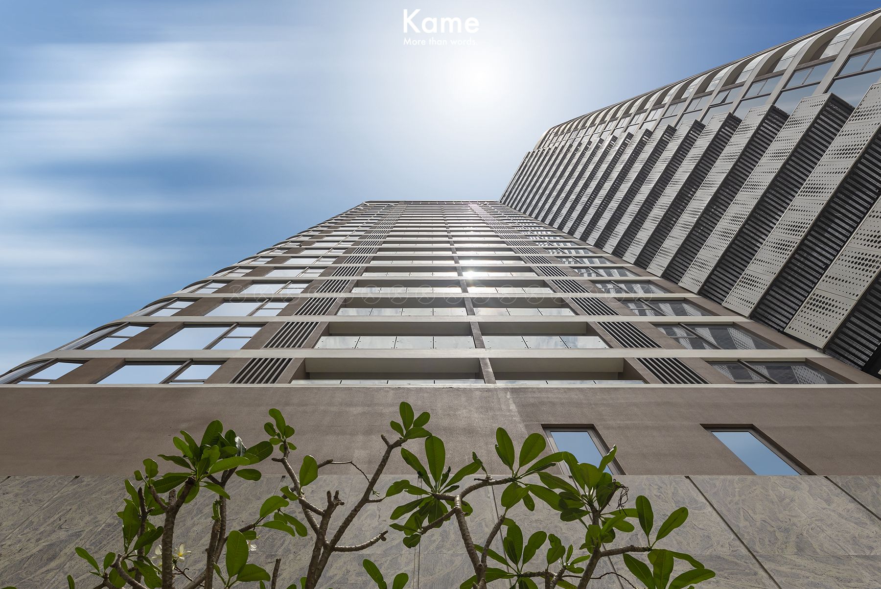 Góc chụp dưới lên Thảo Điền